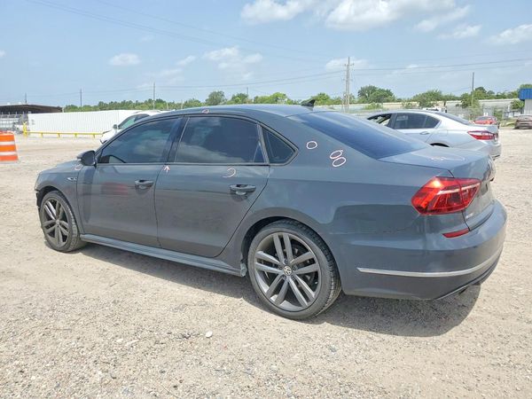 2018 VOLKSWAGEN PASSAT S, R-Line