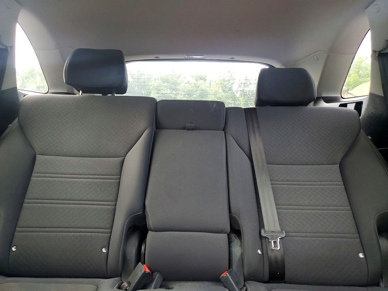 2016 KIA SORENTO L / LX