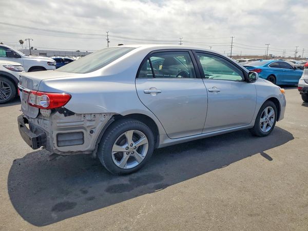 2013 TOYOTA COROLLA