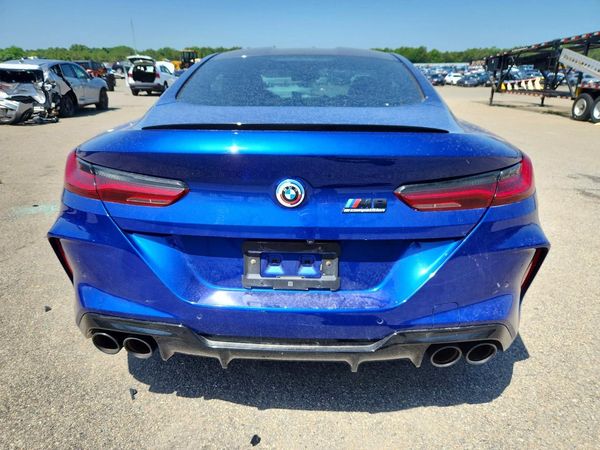 2023 BMW M8