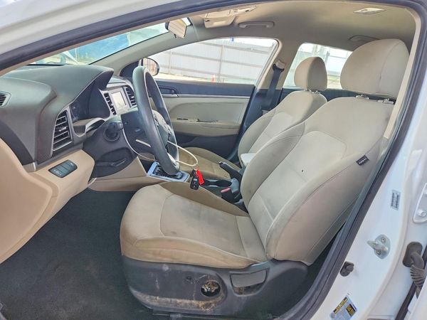 2019 HYUNDAI ELANTRA SE — DENT