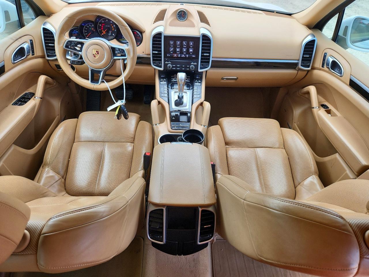 2017 PORSCHE CAYENNE