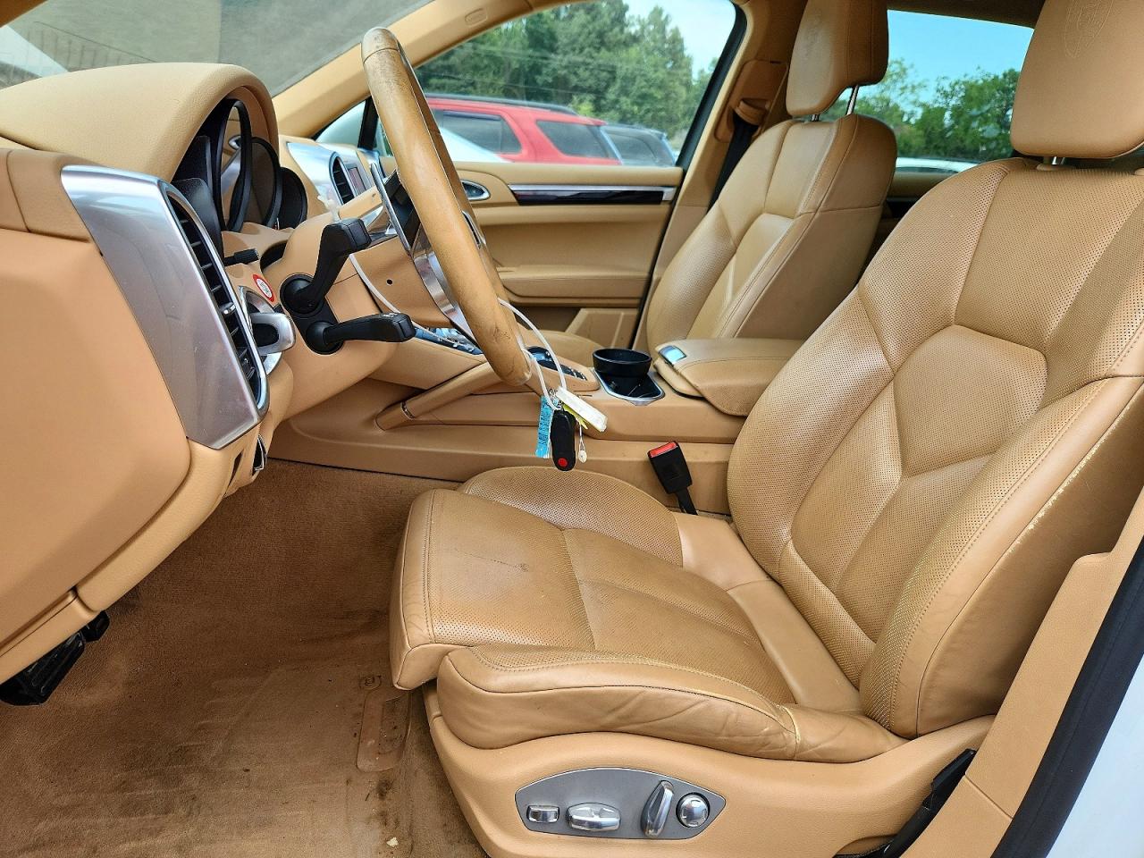2017 PORSCHE CAYENNE