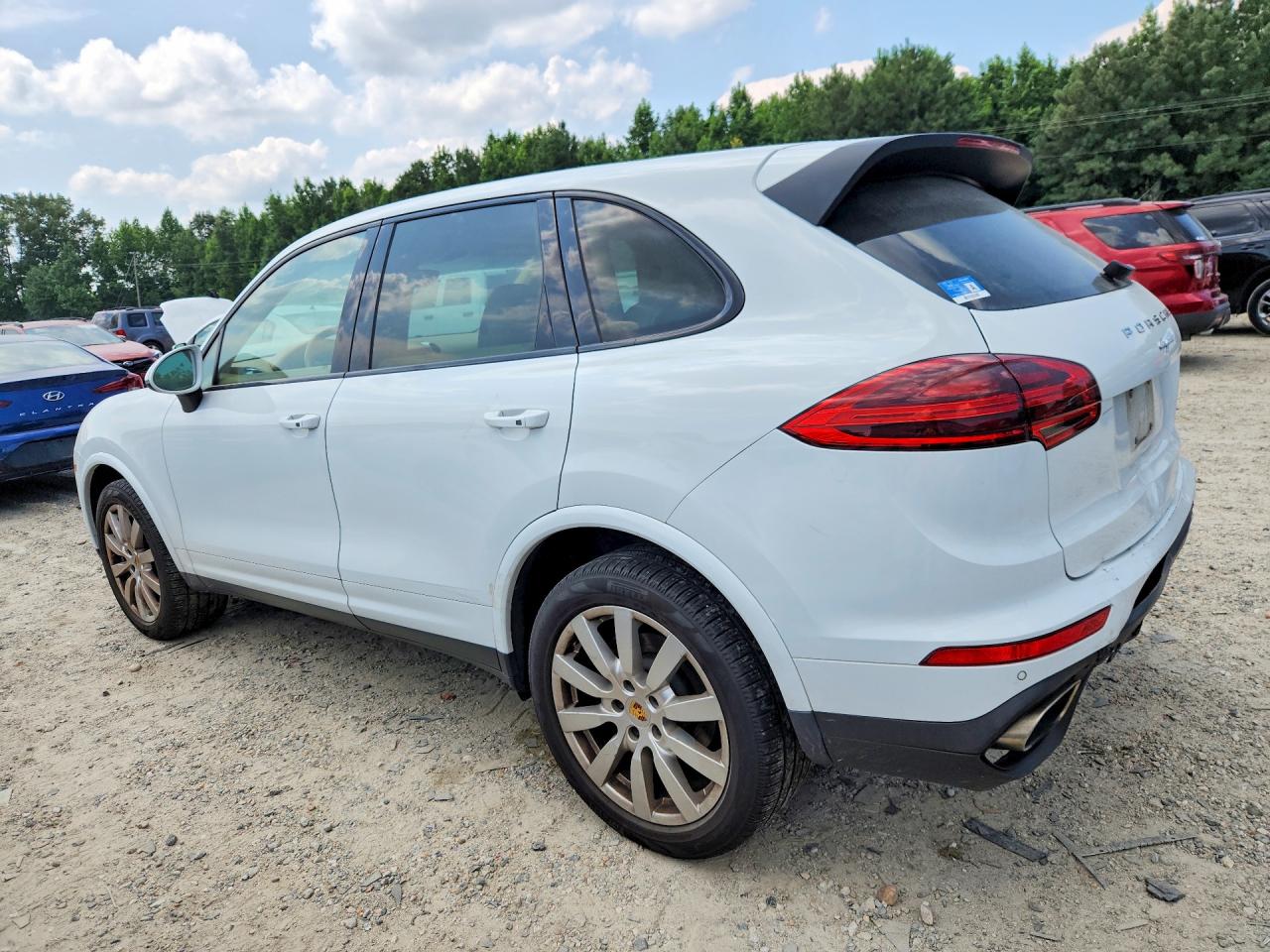 2017 PORSCHE CAYENNE