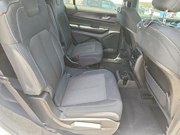 2024 JEEP GRAND CHEROKEE L LAREDO 4X2