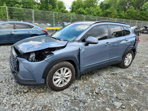 2024 TOYOTA COROLLA CROSS LE