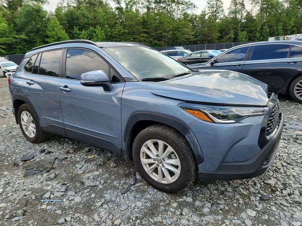 2024 TOYOTA COROLLA CROSS LE