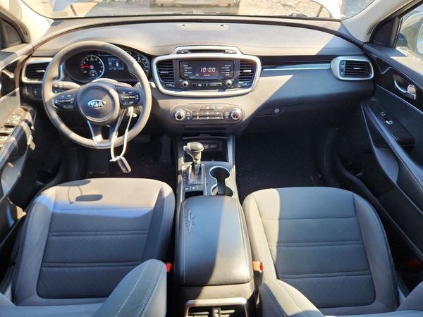 2016 KIA SORENTO L / LX