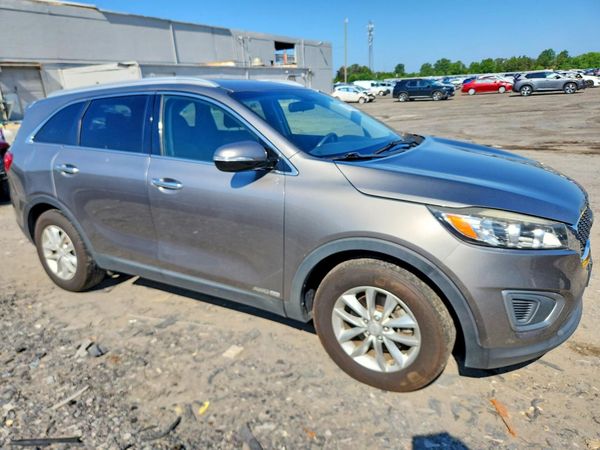 2016 KIA SORENTO L / LX