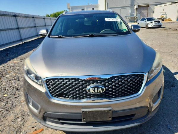 2016 KIA SORENTO L / LX
