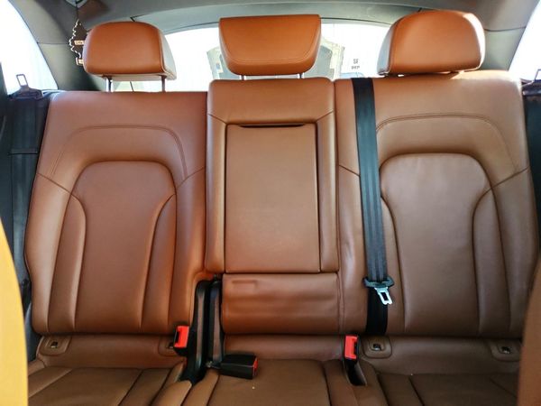 2012 AUDI Q5 Premium Plus