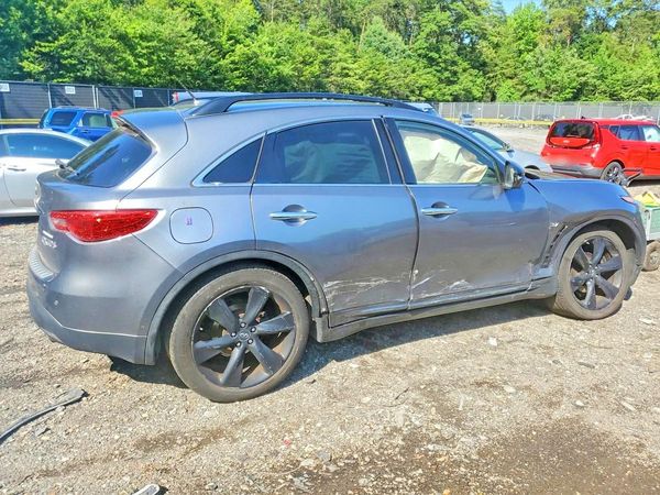 2016 INFINITI QX70