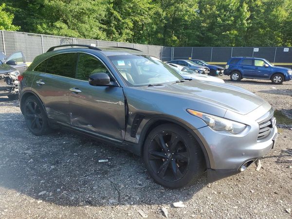 2016 INFINITI QX70