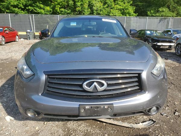 2016 INFINITI QX70