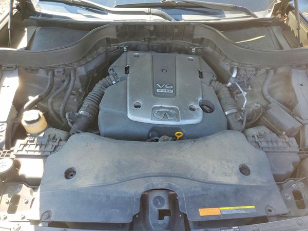 2016 INFINITI QX70