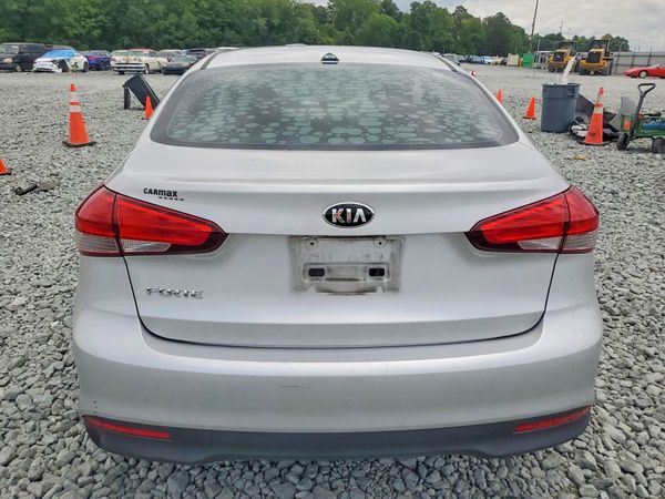 2018 KIA FORTE LX Base