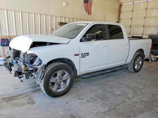 2019 RAM 1500 CLASSIC SLT