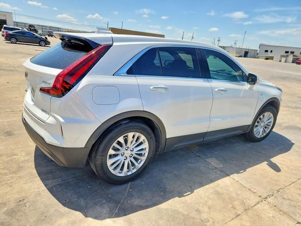 2024 CADILLAC XT4 Luxury
