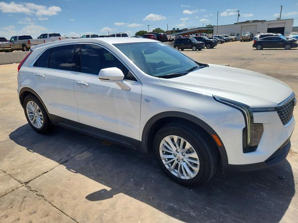 2024 CADILLAC XT4 Luxury