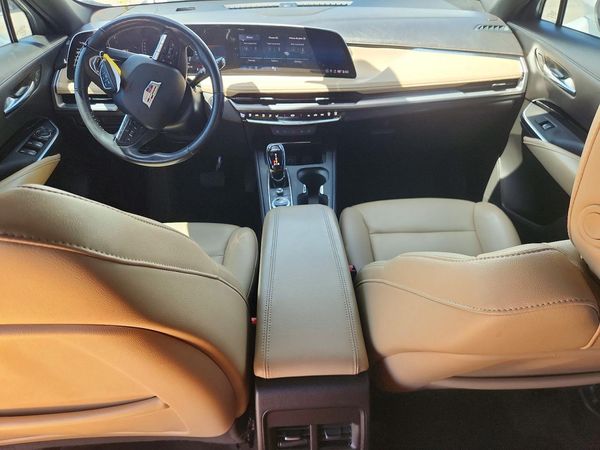 2024 CADILLAC XT4 Luxury