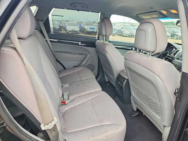 2014 KIA SORENTO Base/ LX