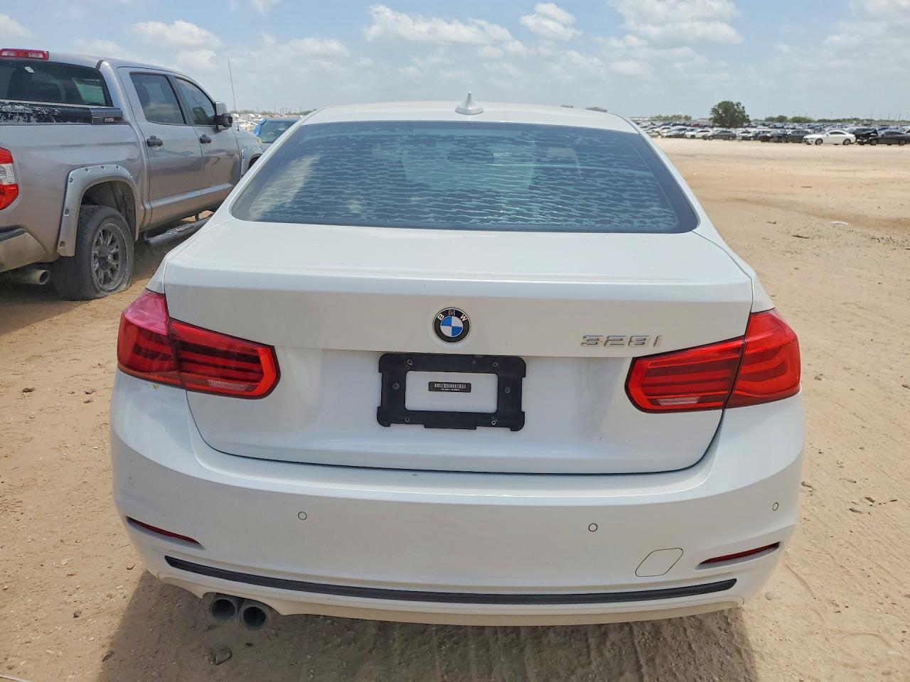 2016 BMW 328