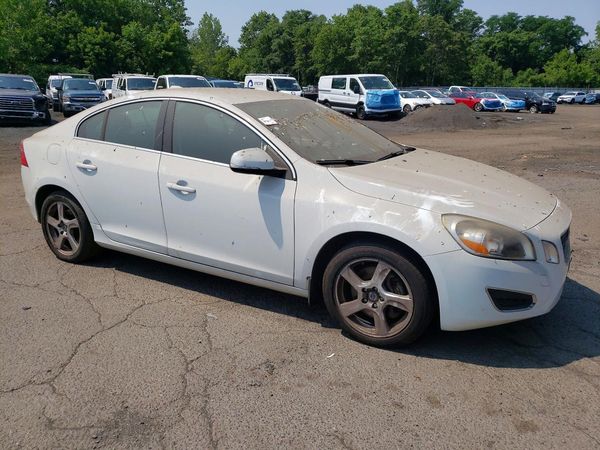 2012 VOLVO S60