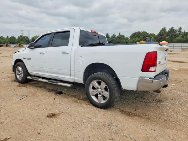 2016 RAM 1500 SLT