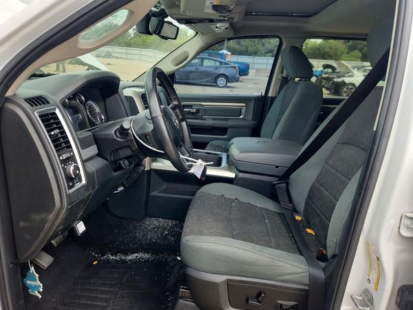 2016 RAM 1500 SLT