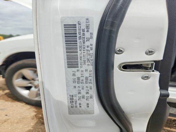 2016 RAM 1500 SLT
