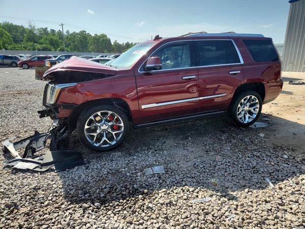 2019 CADILLAC ESCALADE Platinum — Front 3/4