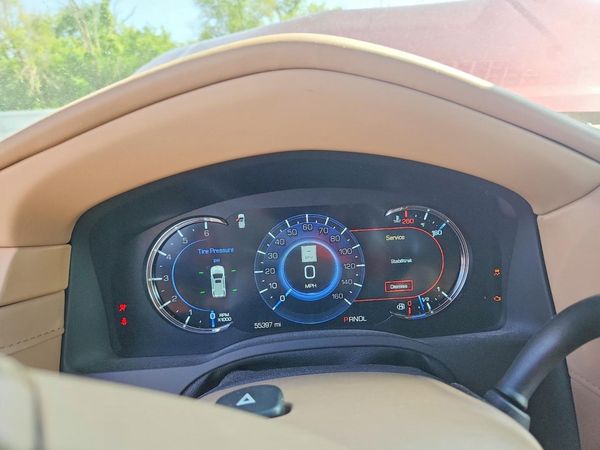 2019 CADILLAC ESCALADE Platinum — ODOM