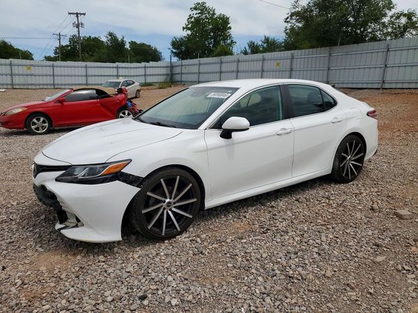 2019 TOYOTA CAMRY L/LE/SE/XLE — Front 3/4