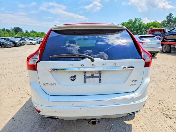 2016 VOLVO XC60