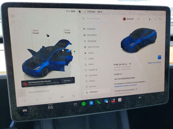 2024 TESLA MODEL Y