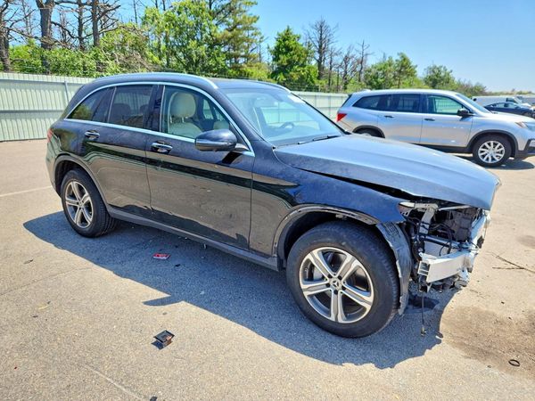 2019 MERCEDES-BENZ GLC GLC 300-4M