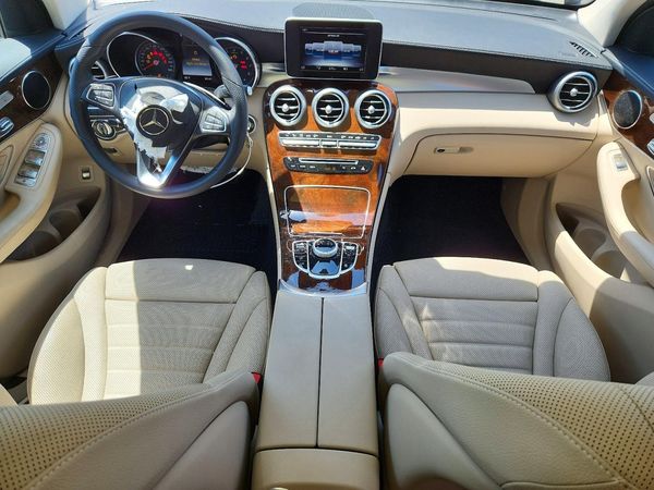 2019 MERCEDES-BENZ GLC GLC 300-4M