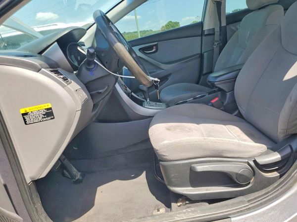 2012 HYUNDAI ELANTRA