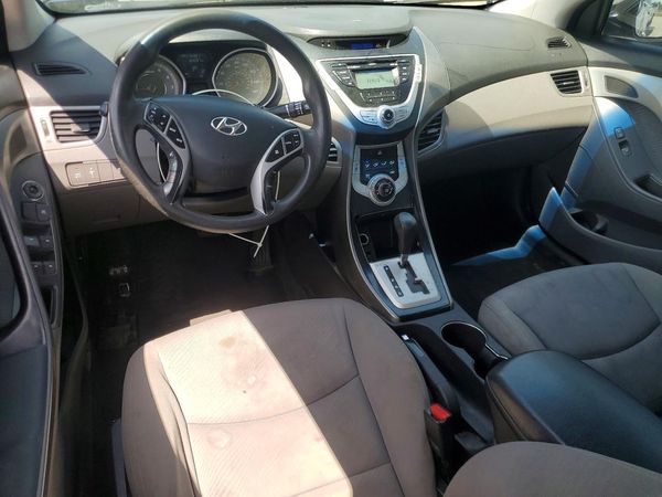 2012 HYUNDAI ELANTRA