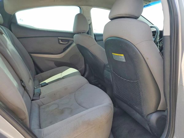 2012 HYUNDAI ELANTRA
