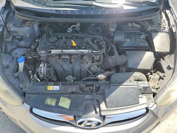 2012 HYUNDAI ELANTRA