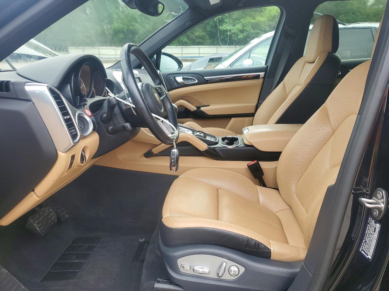 2016 PORSCHE CAYENNE