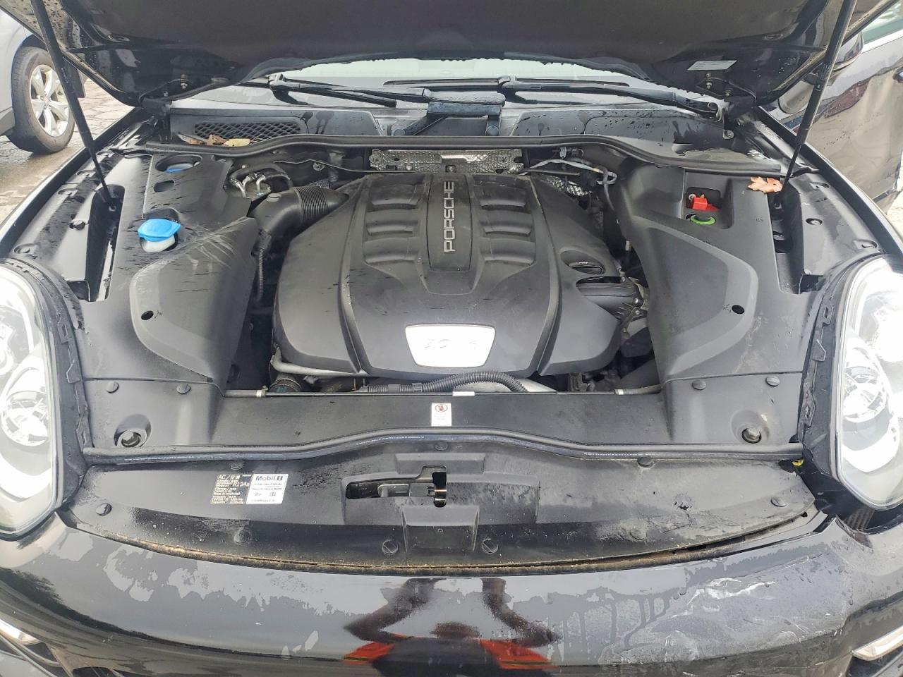 2016 PORSCHE CAYENNE