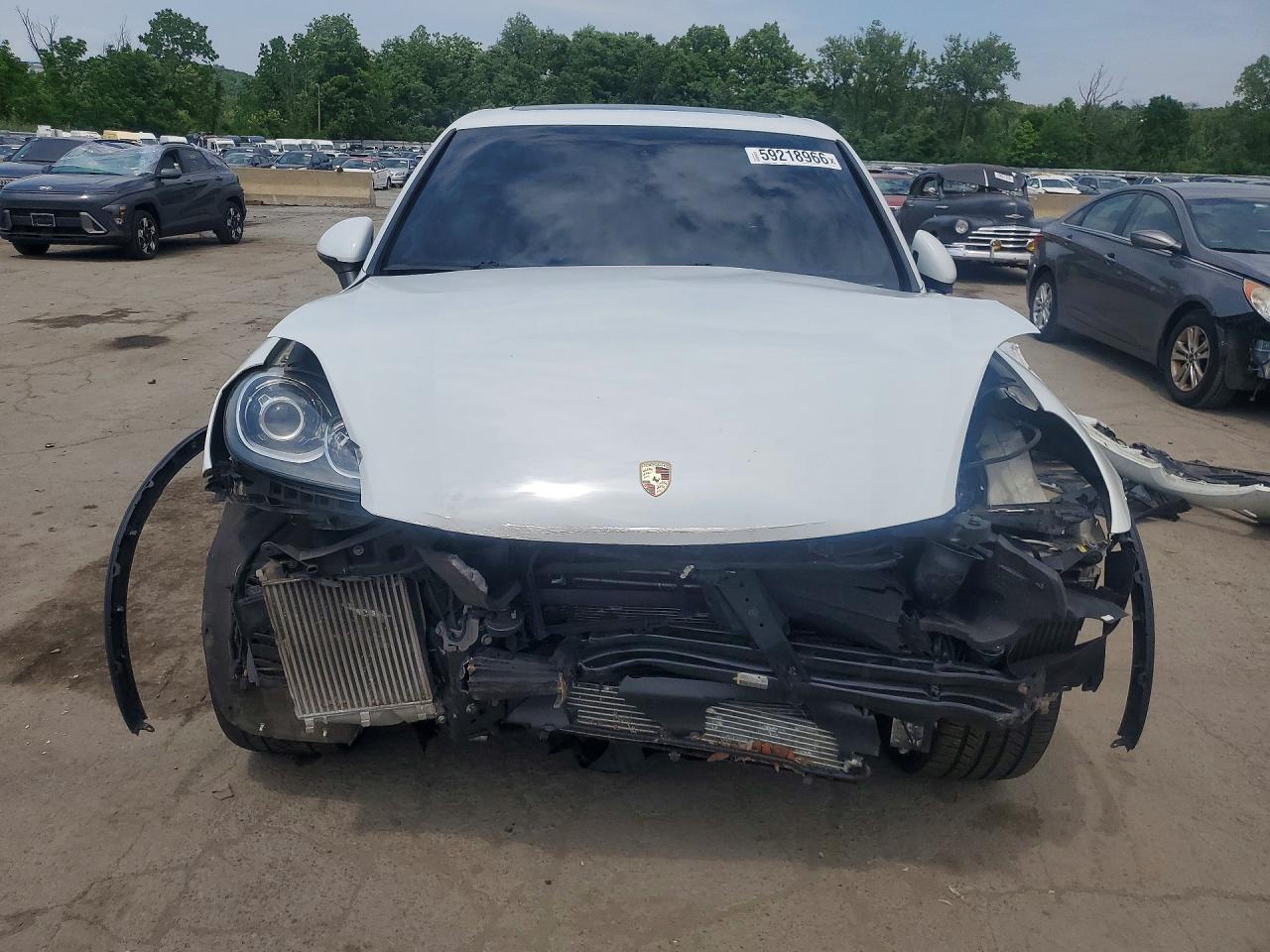 2016 PORSCHE CAYENNE