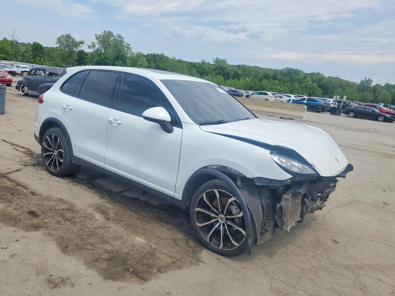 2016 PORSCHE CAYENNE