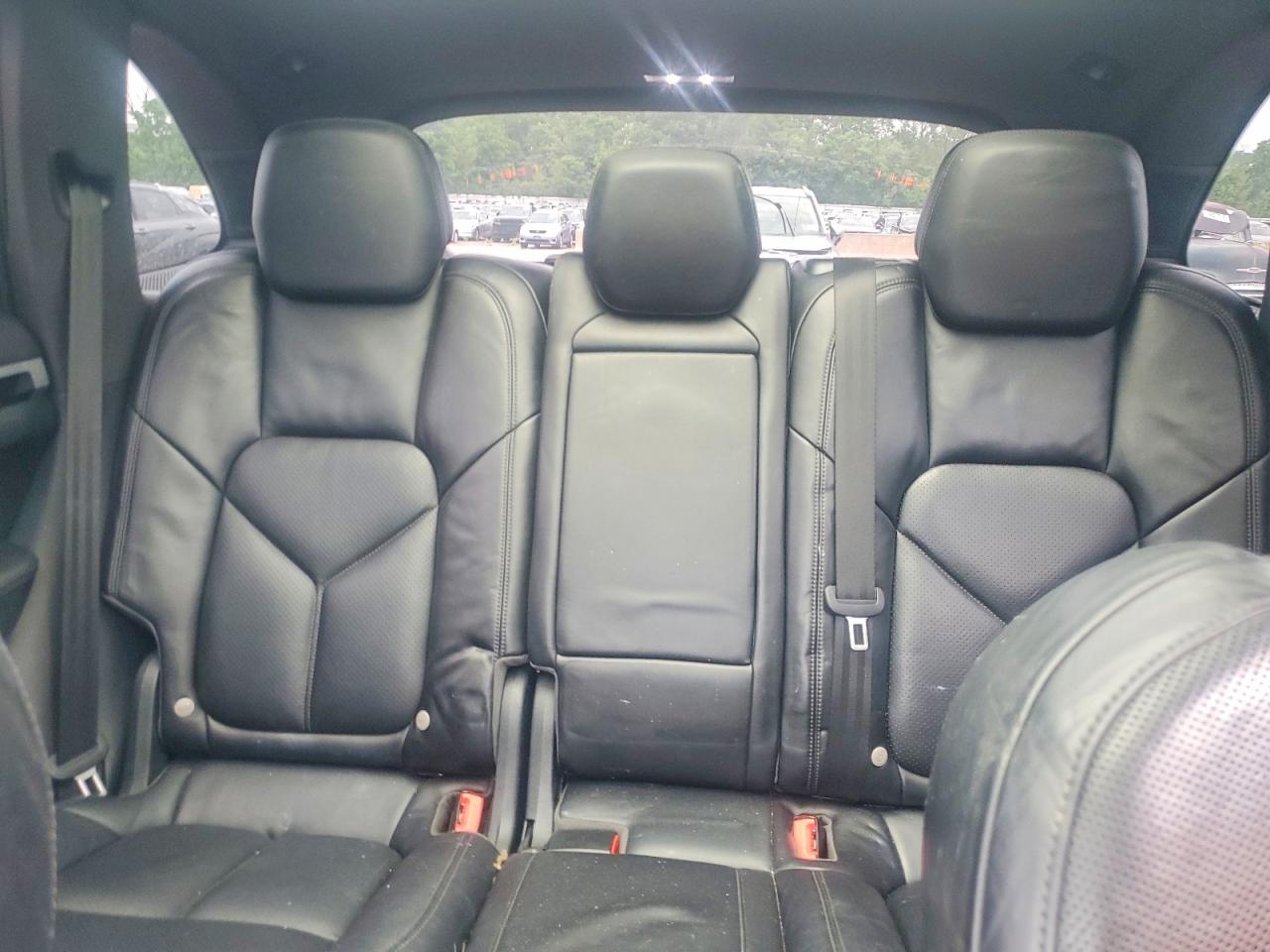 2016 PORSCHE CAYENNE