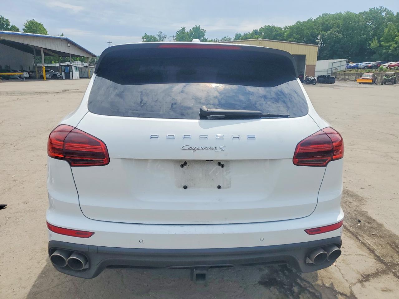 2016 PORSCHE CAYENNE
