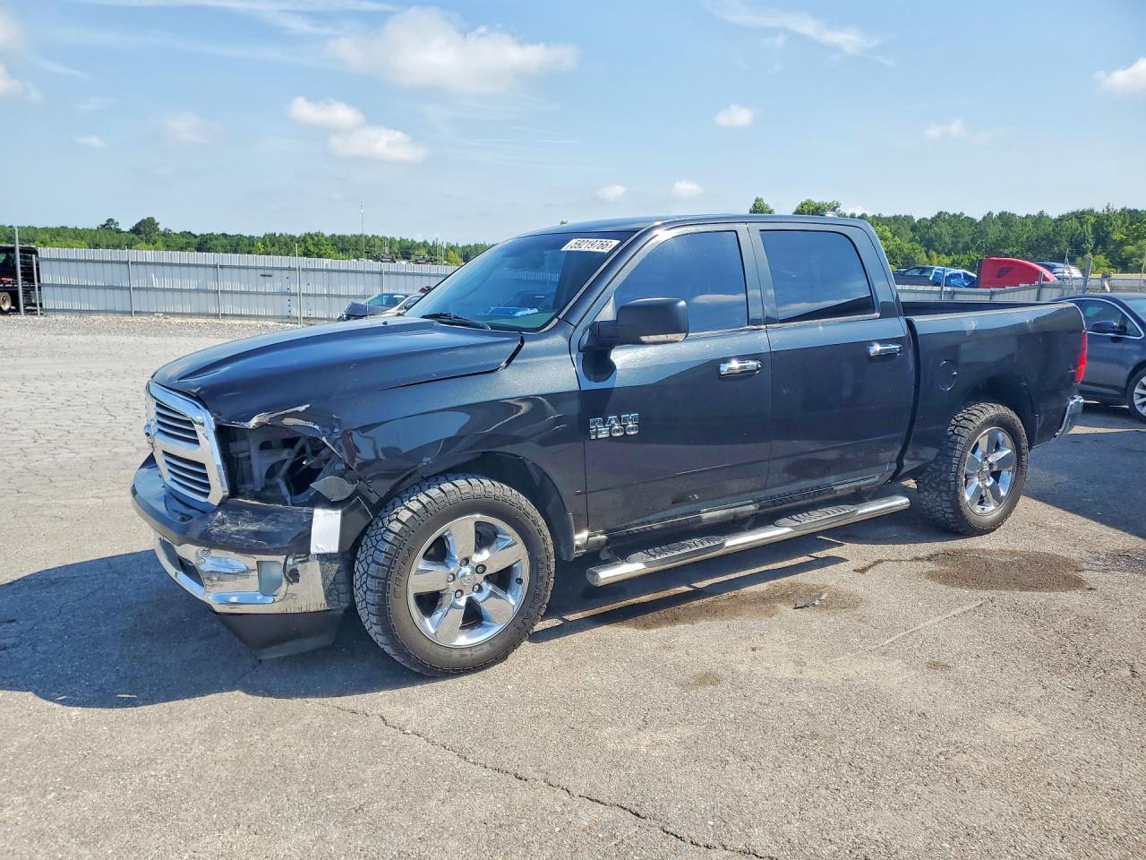 2016 RAM 1500 SLT