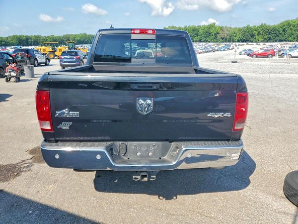 2016 RAM 1500 SLT