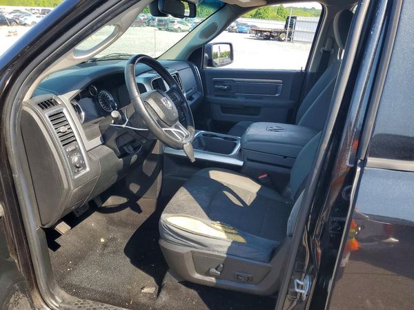 2016 RAM 1500 SLT